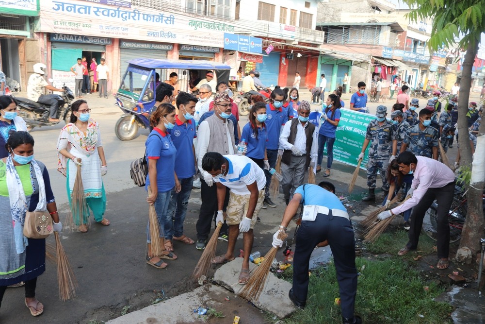 बिश्व वातावरण दिबसको अवसरमा  बजार सरसफाई